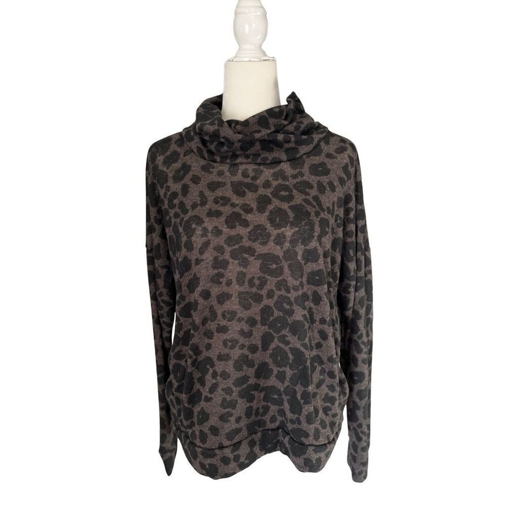 Perfect Peach black and gray leopard print slouch neck pullover - M